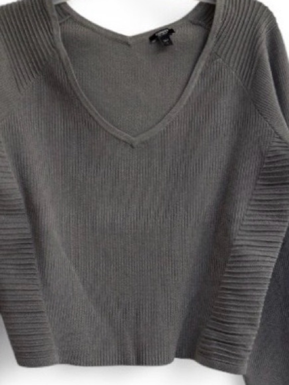 Express Grey Ribbed V-Neck Sweater Size Small - Picture 9 of 14